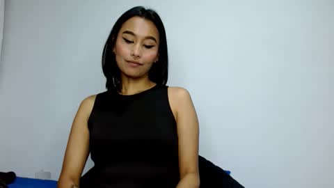 Gia Lee online show from 6, 10, 2025