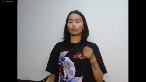 Gia Lee online show from 11, 11, 2025