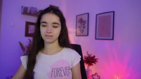 Snapshot of gia_paige18 chatting on 2, 11, 2025 Gia Paige18 online show from 2, 11, 2025