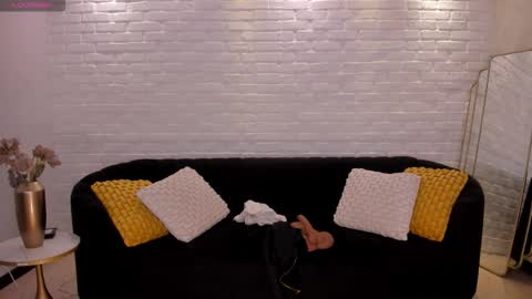 Snapshot of giaferrera_ chatting on 18, 11, 2025 Gia Ferrera online show from 18, 11, 2025