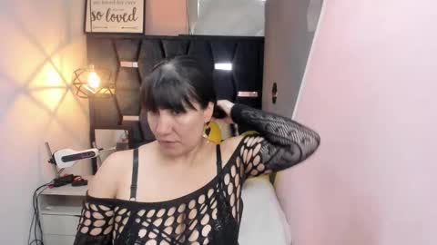 Snapshot of giafox_ chatting on 17, 11, 2025 G I A FOX online show from 17, 11, 2025