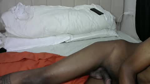 giant_couples online show from 6, 11, 2025