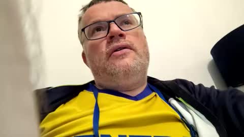 Snapshot of giddyup2222222 chatting on 21, 11, 2025 giddyup2222222 online show from 21, 11, 2025