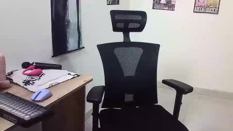 Snapshot of gigi_scott_ chatting on 4, 12, 2025 GIGI STCOTT online show from 4, 12, 2025