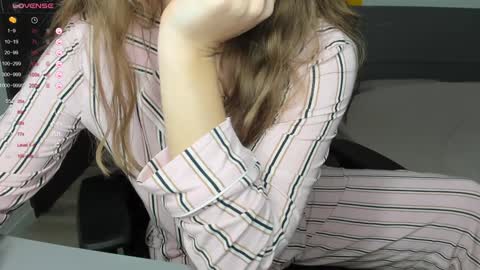 gigihadd online show from 5, 1, 2025