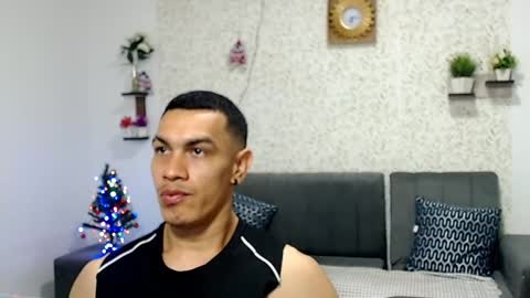 Snapshot of gilbert_marquez chatting on 31, 12, 2024 GILBERT online show from 31, 12, 2024