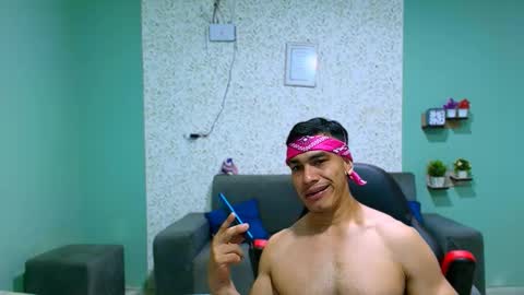 Snapshot of gilbert_marquez chatting on 12, 3, 2025 GILBERT online show from 12, 3, 2025