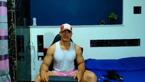 Snapshot of gilbert_marquez chatting on 29, 9, 2025 GILBERT online show from 29, 9, 2025