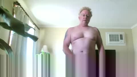 gimmmieoooo online show from 5, 1, 2025