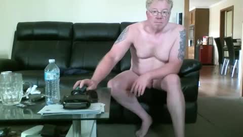 gimmmieoooo online show from 2, 2, 2025