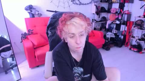 Snapshot of ginamiracle chatting on 10, 11, 2025 Gina Moor online show from 10, 11, 2025