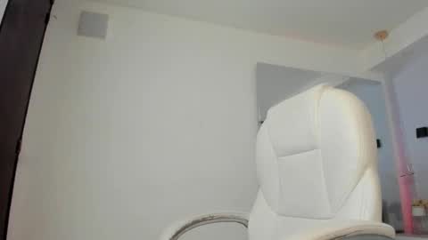 Ginebra Ness online show from 27, 10, 2025