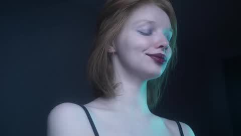 Snapshot of ginger_hugs chatting on 10, 10, 2025 im expecting 350 thumbs up on my altar online show from 10, 10, 2025