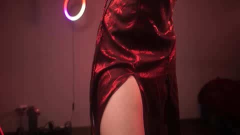 Snapshot of ginger_hugs chatting on 13, 10, 2025 im expecting 350 thumbs up on my altar online show from 13, 10, 2025