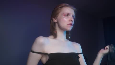 Snapshot of ginger_hugs chatting on 16, 10, 2025 im expecting 350 thumbs up on my altar online show from 16, 10, 2025