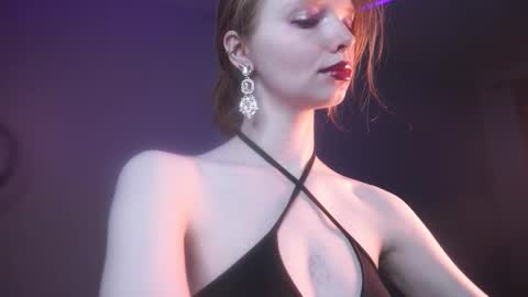 Snapshot of ginger_hugs chatting on 24, 10, 2025 im expecting 350 thumbs up on my altar online show from 24, 10, 2025