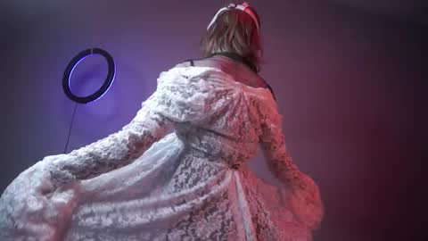 Snapshot of ginger_hugs chatting on 30, 10, 2025 im expecting 350 thumbs up on my altar online show from 30, 10, 2025