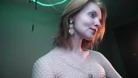 Snapshot of ginger_hugs chatting on 9, 11, 2025 im expecting 350 thumbs up on my altar online show from 9, 11, 2025