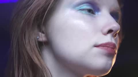 Snapshot of ginger_hugs chatting on 18, 11, 2025 im expecting 350 thumbs up on my altar online show from 18, 11, 2025