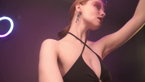 Snapshot of ginger_hugs chatting on 9, 1, 2026 im expecting 350 thumbs up on my altar online show from 9, 1, 2026