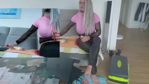 Snapshot of gingerpink1911 chatting on 24, 11, 2025 GingerPink online show from 24, 11, 2025