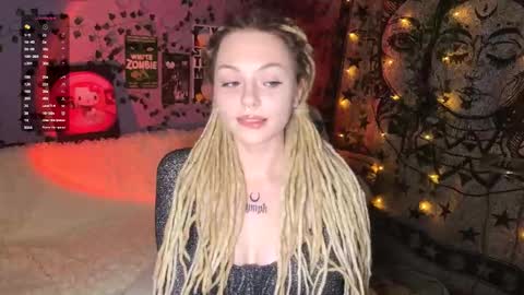 Snapshot of ginnyhotbeat chatting on 8, 9, 2025 Ginny online show from 8, 9, 2025