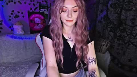 Snapshot of ginnyhotbeat chatting on 24, 9, 2025 Ginny online show from 24, 9, 2025