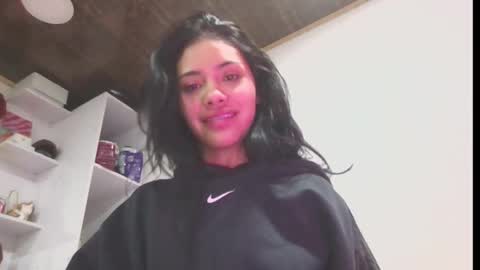 giovanna_oliveria online show from 16, 12, 2025