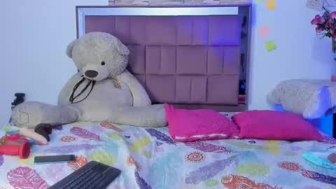 Snapshot of giralisis24 chatting on 17, 12, 2024 giralisis24 online show from 17, 12, 2024