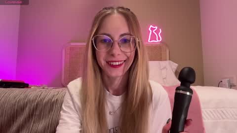 Snapshot of girl_i_am chatting on 29, 12, 2024 Nikki online show from 29, 12, 2024