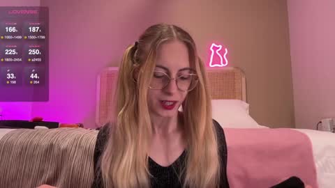 Snapshot of girl_i_am chatting on 31, 12, 2024 Nikki online show from 31, 12, 2024