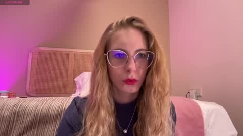 Snapshot of girl_i_am chatting on 3, 1, 2025 Nikki online show from 3, 1, 2025