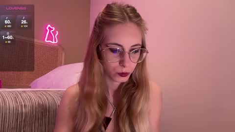 Snapshot of girl_i_am chatting on 11, 1, 2025 Nikki online show from 11, 1, 2025