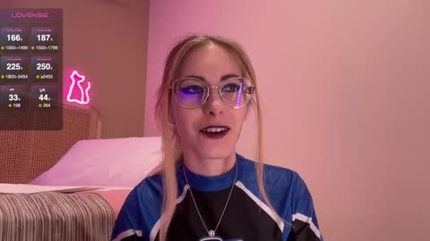 Snapshot of girl_i_am chatting on 13, 1, 2025 Nikki online show from 13, 1, 2025