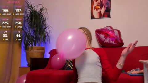 Snapshot of girl_i_am chatting on 12, 2, 2025 Nikki online show from 12, 2, 2025