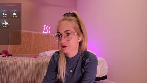 Snapshot of girl_i_am chatting on 28, 2, 2025 Nikki online show from 28, 2, 2025