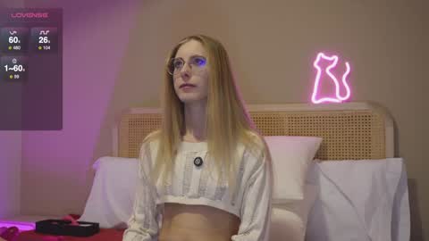 Snapshot of girl_i_am chatting on 9, 3, 2025 Nikki online show from 9, 3, 2025