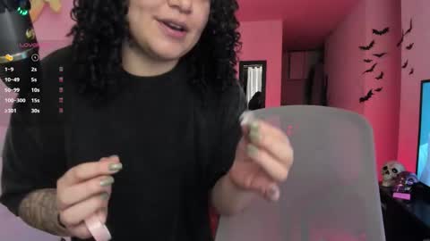 girl_inline online show from 15, 10, 2025