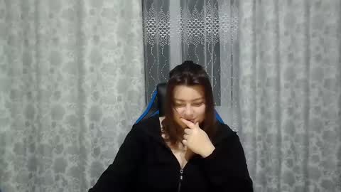 Snapshot of girl_leya chatting on 28, 1, 2025 girl_leya online show from 28, 1, 2025