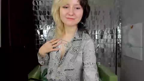 girl_next_doorr online show from 29, 12, 2024