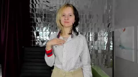 girl_next_doorr online show from 3, 1, 2025