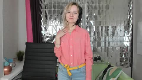 girl_next_doorr online show from 21, 1, 2025