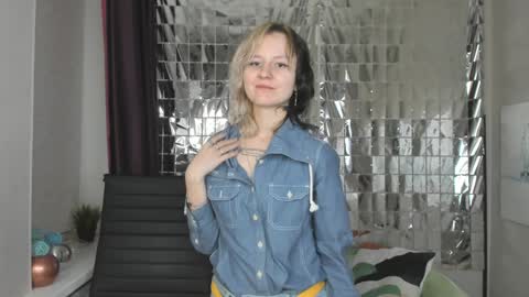 girl_next_doorr online show from 22, 1, 2025