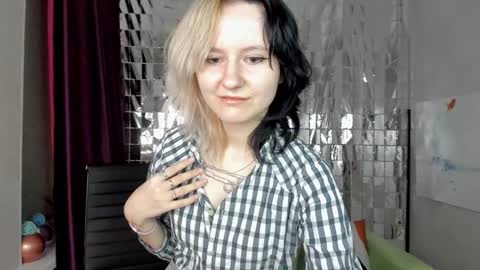 girl_next_doorr online show from 26, 1, 2025