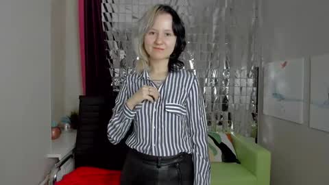 girl_next_doorr online show from 2, 2, 2025