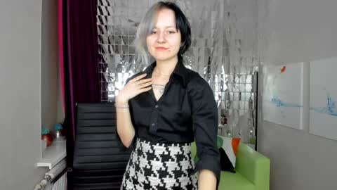 girl_next_doorr online show from 5, 2, 2025
