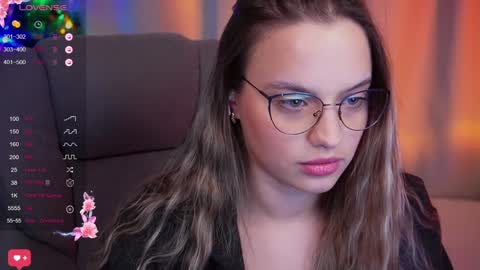 Snapshot of girl_peach_ chatting on 6, 12, 2024 Kate online show from 6, 12, 2024