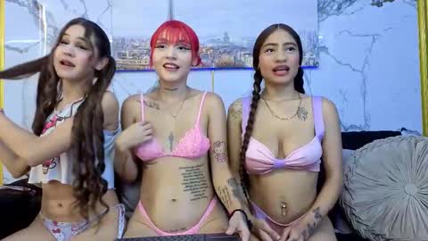 girls_the_medellin11_aws online show from 12, 9, 2025