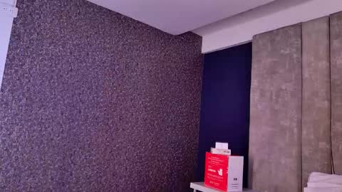     online show from 14, 11, 2025