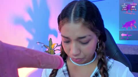 Snapshot of giselle_upp chatting on 30, 11, 2025 Giselle online show from 30, 11, 2025